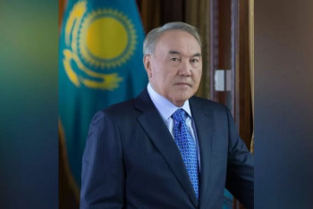 Фотография к новости: Дизайн первой серии тенге разработали с помощью карандаша и акварели – Елбасы