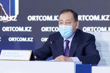 Фотография к новости: Тугжанов призвал казахстанцев снимать излишки пенсионных накоплений при крайней необходимости