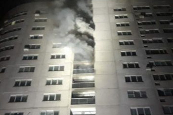 Фотография к новости: Пожарные спасли инвалида-колясочника из горящей многоэтажки в Алматы