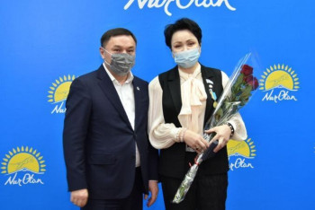 Активистов партии Nur Otan наградили в преддверии Дня независимости в Акмолинской области