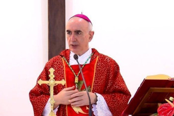 Фотография к новости: В Италии епископ оскандалился, рассказав детям правду о Санте Клаусе