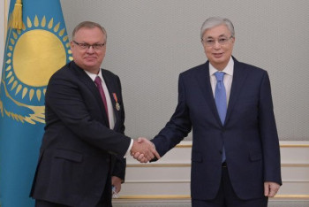 Фотография к новости: Токаев принял главу банка ВТБ Костина