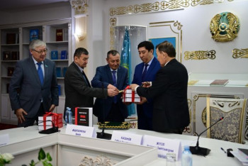 Фотография к новости: Мажилисмен написал книгу о событиях декабря 1986 года