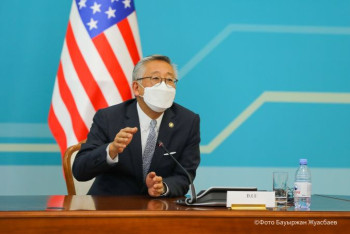 Фотография к новости: "Казахстану не нужна помощь" - помощник госсекретаря США о поставке Pfizer