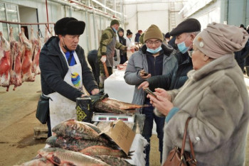 Фотография к новости: Первая круглогодичная сельхозярмарка заработала в столичном жилом массиве