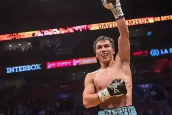 Фотография к новости: Казахстанец Батыр Джукембаев нокаутировал Альвареса за 69 секунд