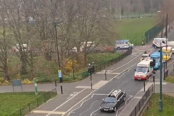 Фотография к новости: Мороженщики устроили парад фургонов на похоронах коллеги