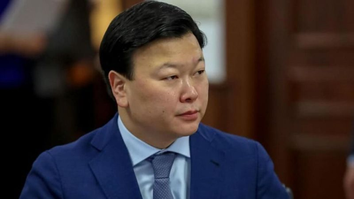 Токаев поблагодарил экс-министра Цоя за работу