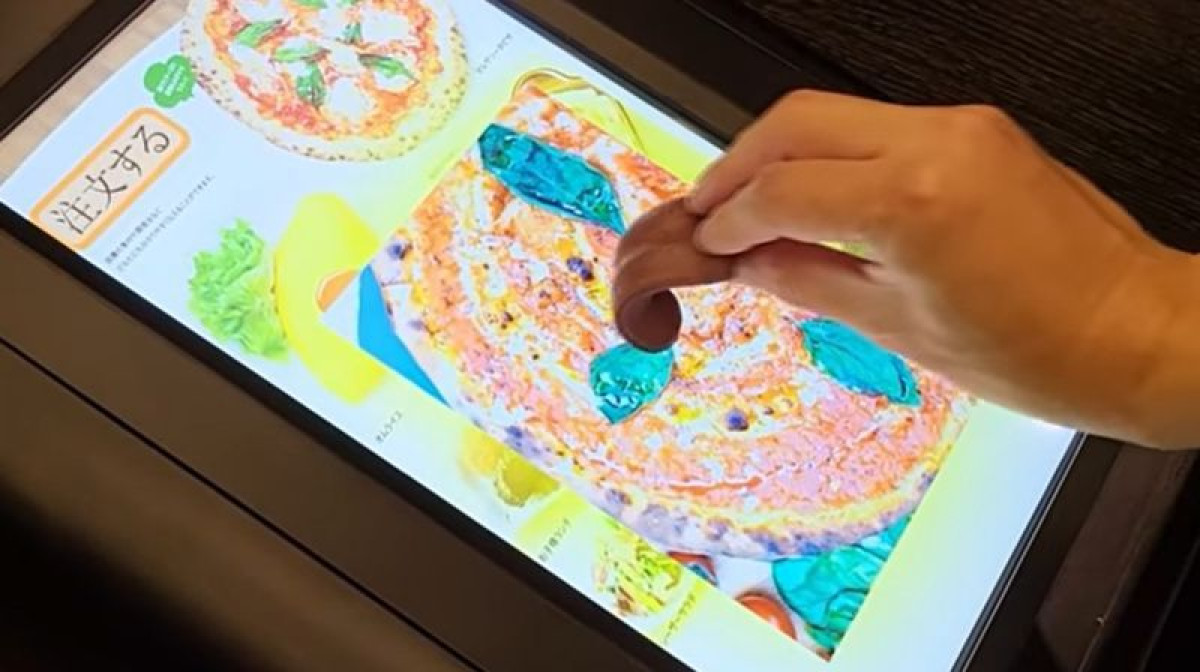 кадр из видео