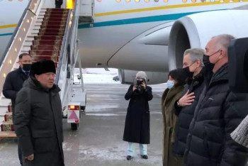 Фотография к новости: Назарбаев прилетел в Санкт-Петербург