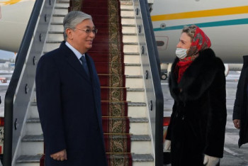 Фотография к новости: Глава государства прибыл в Санкт-Петербург