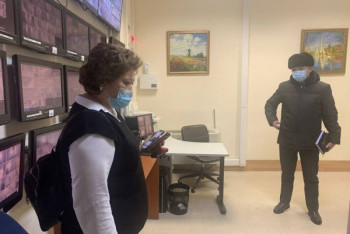 Фотография к новости: Из-за конфликта с экс-депутатом Тлеуханом в Парламент вызвали полицию