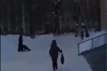 Фотография к новости: Мальчик бежал за санями Деда Мороза с криками "Стой" в ВКО