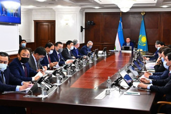 Фотография к новости: До десяти миллиардов долларов планируют увеличить объем взаимной торговли Казахстан и Узбекистан