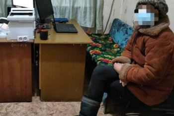 Забывшая адрес женщина поселилась у теплотрассы в ВКО