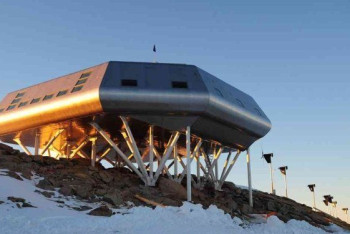 Фотография к новости: В Антарктиде вспышка коронавируса среди вакцинированных полярников