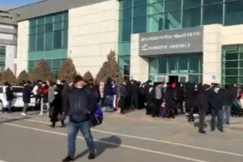 Фотография к новости: Людей экстренно эвакуировали из аэропорта и морского порта в Актау