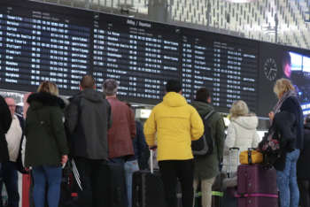 Фотография к новости: В США массово отменили авиарейсы из-за омикрона