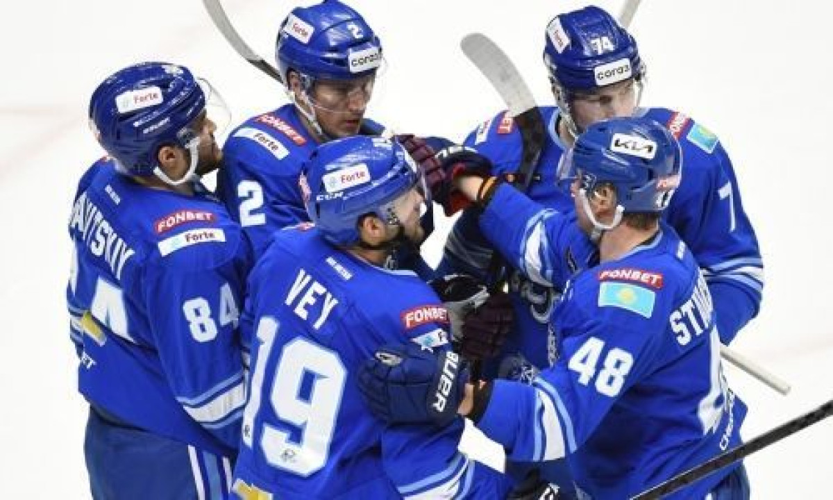 "Барыс" разгромил "Динамо" в домашнем матче в КХЛ