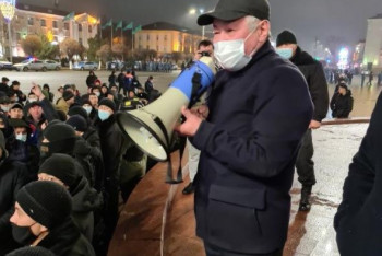 Фотография к новости: Бердибек Сапарбаев рассказал о погромах в Таразе