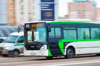 Фотография к новости: Пассажиры столичных автобусов могут ездить бесплатно при проблемах с QR-оплатой