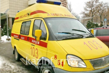 Фотография к новости: Протестующие нападают на "скорые" и врываются в больницы Алматы, есть пострадавшие