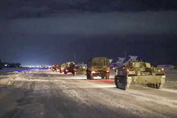 Фотография к новости: Россия продолжает перебрасывать подразделения ВДВ в Казахстан