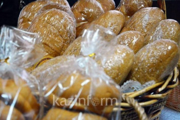 Фотография к новости: Спекулянты продавали дефицитный социальный хлеб втридорога в Алматы