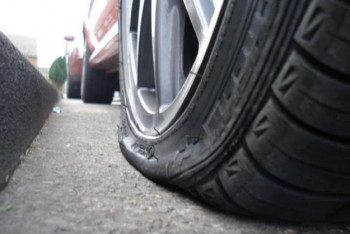 Фотография к новости: Помятые кабины и проколотые колеса: подробности о погромах сообщили в Мангистауской области