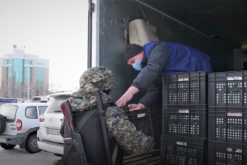 Фотография к новости: Жители ВКО кормят сотрудников правопорядка горячими обедами