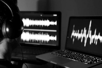 Фотография к новости: Звонки и переписка казахстанцев будут прослушиваться и записываться - фейк