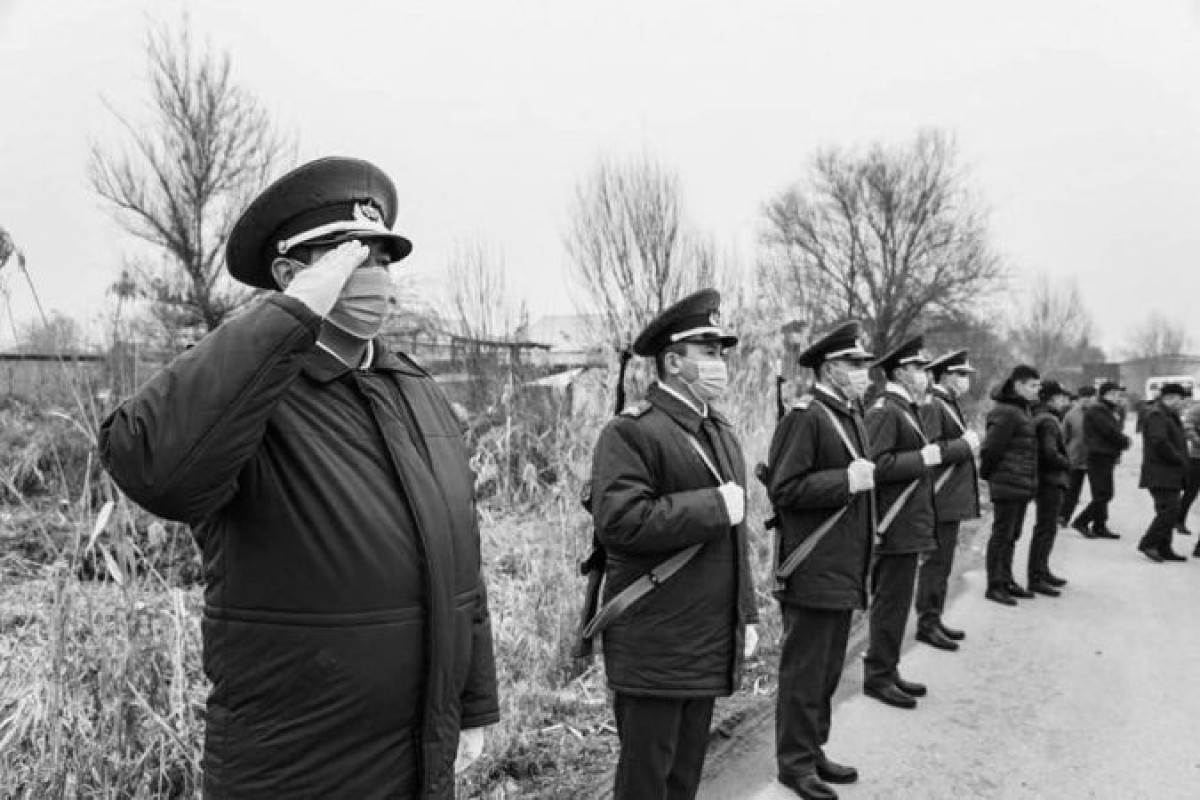 Туркестанцы проводили в последний путь погибшего в Алматы курсанта КНБ