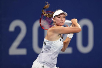 Фотография к новости: Казахстанка Елена Рыбакина снялась с матча 1/8 финала турнира WTA 500 Sydney Classic