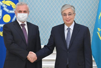 Фотография к новости: Токаев поблагодарил генерального секретаря ОДКБ за помощь