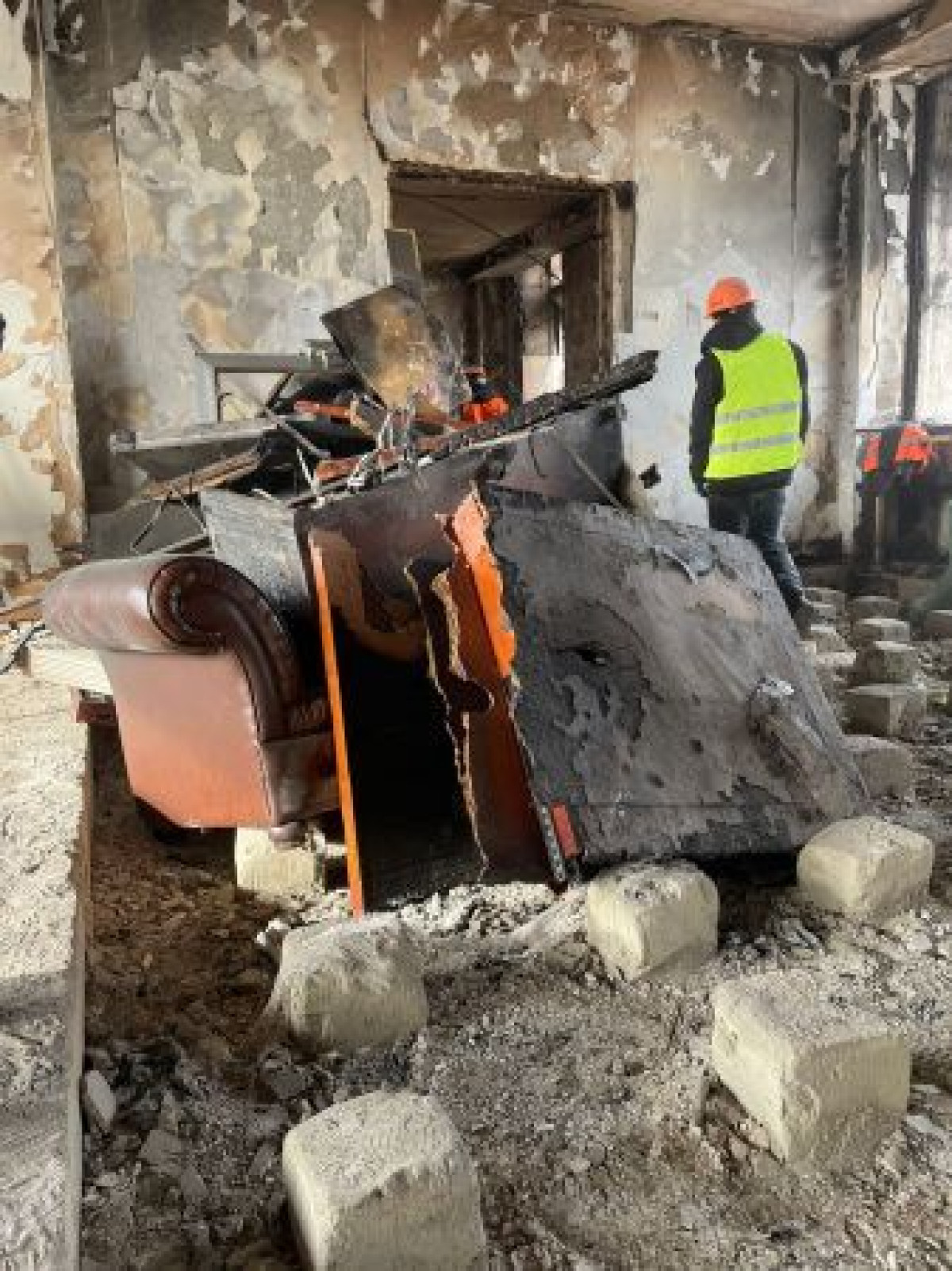 Как выглядит изнутри разгромленный и сожженный акимат Алматы