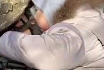 Фотография к новости: Встреча казахстанского военного с двухлетним сыном умилила пользователей Сети