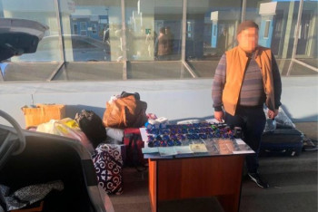 Фотография к новости: Кыргызстанца с загранпаспортами и 20 банковскими картами задержали в Казахстане