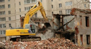 Снос зданий и выселение из жилья временно запретят в Казахстане