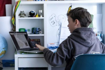 Фотография к новости: Из-за мороза учеников начальных классов Нур-Султана перевели на дистанционку