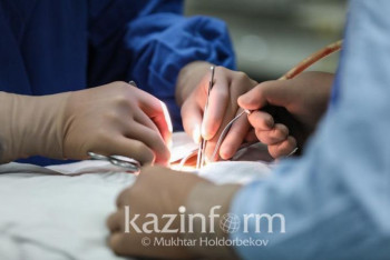 Фотография к новости: "Из дочери сделали инвалида" - в Шымкенте семья молодой роженицы винит врачей в удалении матки