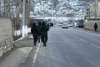 Фотография к новости: Кыргызстан и Таджикистан договорились о полном прекращении огня на границе