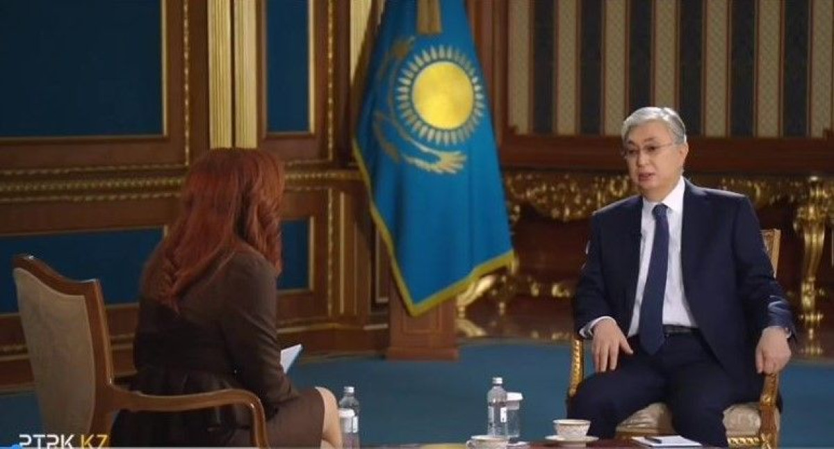 У меня природный иммунитет – Токаев о лести в свой адрес