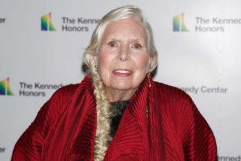 Фотография к новости: Канадская певица удалит свою музыку из Spotify из-за антиваксерского подкаста