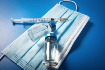 Фотография к новости: В какое время суток лучше делать прививку от коронавируса, рассказал врач