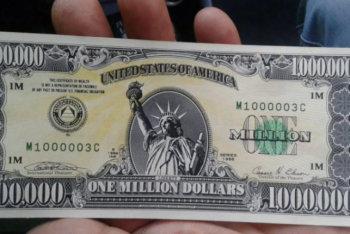 Фотография к новости: Купюру в миллион долларов выставил на продажу житель Актау