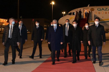 Фотография к новости: Касым-Жомарт Токаев прилетел в Пекин