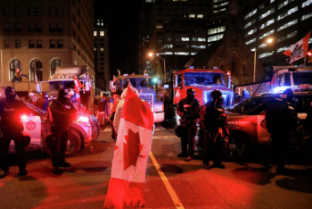 Фотография к новости: Режим ЧП из-за протестов дальнобойщиков объявили в столице Канады