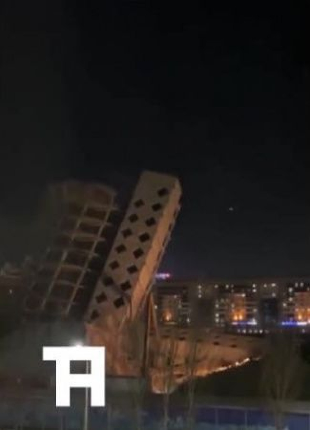 Недостроенную многоэтажку с грохотом снесли в Нур-Султане