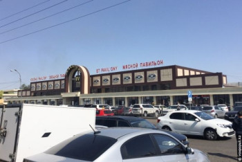 Фотография к новости: Скандал на оптовке в Алматы: торговцев вынуждали работать с перекупщиками