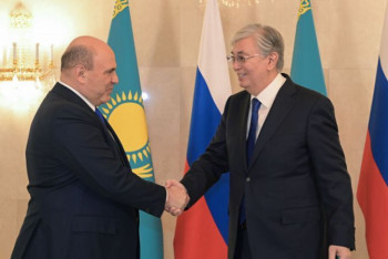 Фотография к новости: Токаев встретился с председателем Правительства России Михаилом Мишустиным